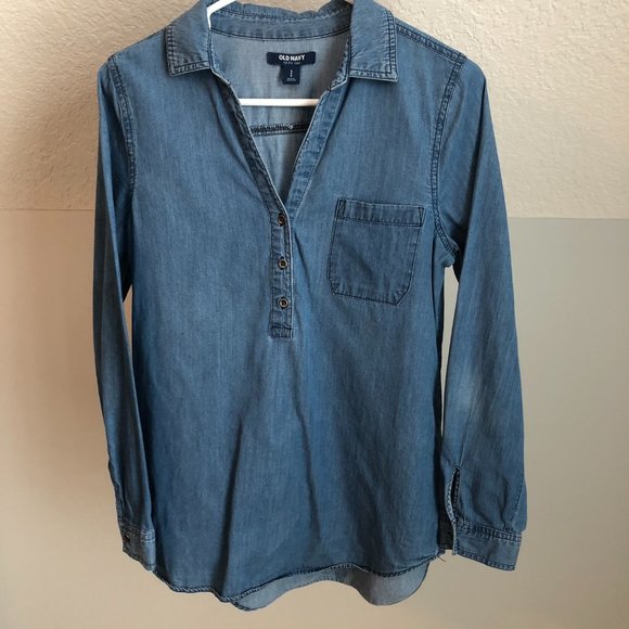 Old Navy Chambray Half Button-Up Blouse - Picture 4 of 7